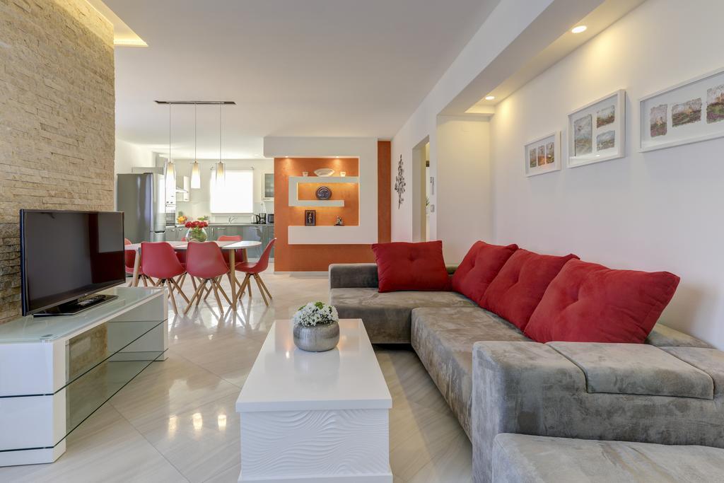 Viras Luxury Appartement *