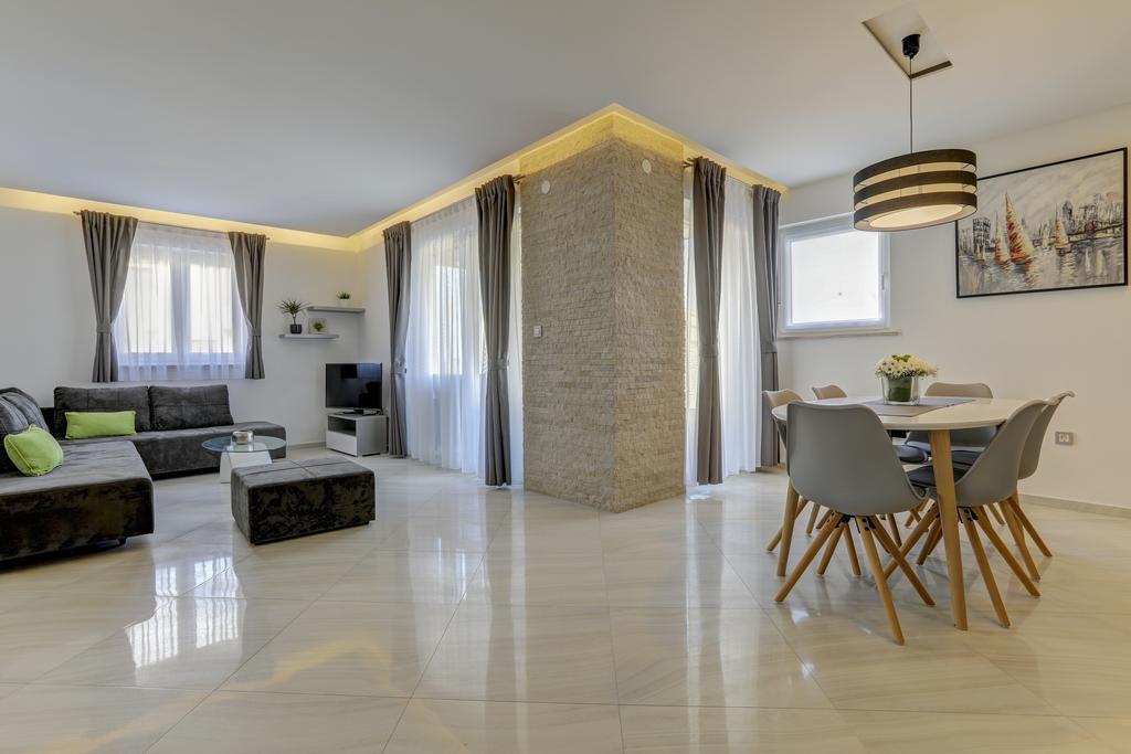 Viras Luxury *