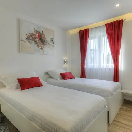 Viras Luxury Holiday Premantura Exterior photo