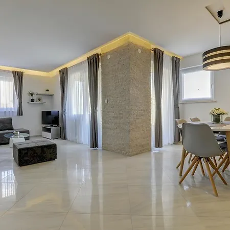 Viras Luxury Holiday Premantura Exterior photo