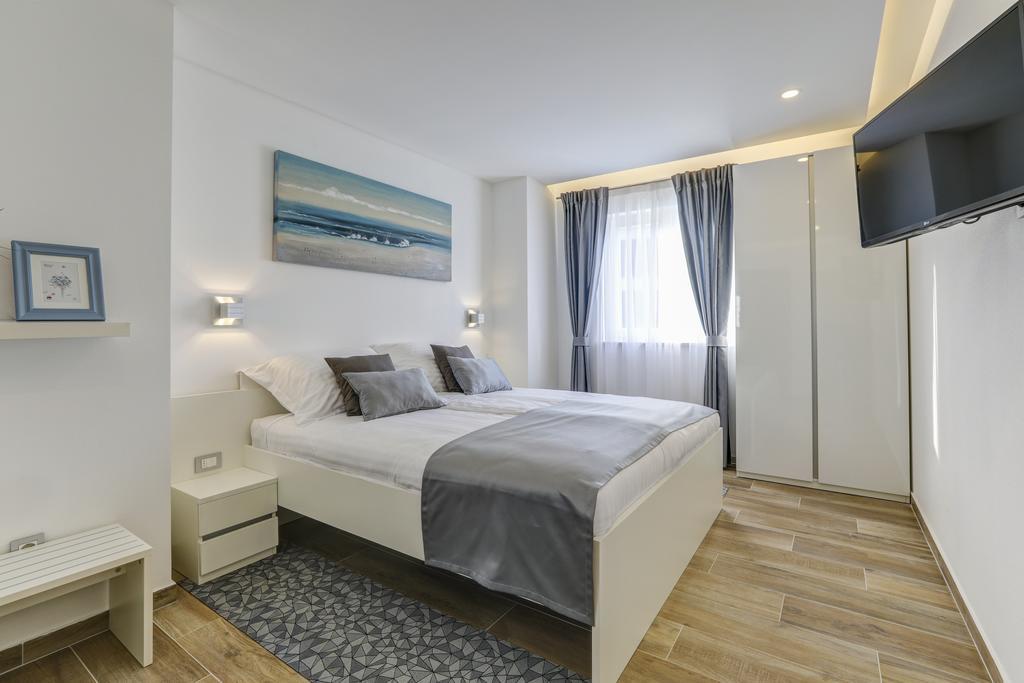Viras Luxury Apartment *